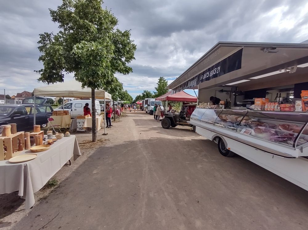 Marché estival eguisheim ©Hélène Todd (1) Marché estival eguisheim ©Hélène Todd (1)